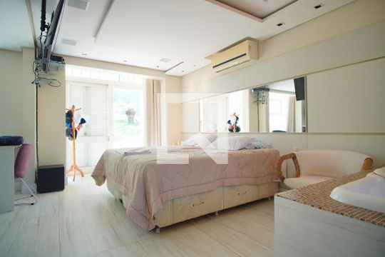 Quarto 1 - Suíte de casa para alugar com 3 quartos, 500m² em Chácara das Pedras, Porto Alegre