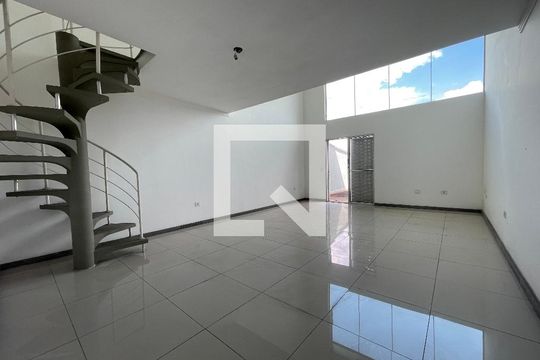 Casa à venda com 3 quartos, 225m² em Jardim Bonfiglioli, São Paulo
