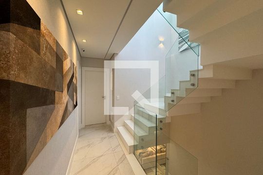 Corredor de apartamento à venda com 4 quartos, 400m² em Barra da Tijuca, Rio de Janeiro