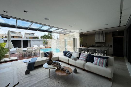 Área externa de apartamento à venda com 4 quartos, 400m² em Barra da Tijuca, Rio de Janeiro