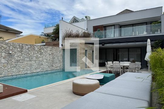 Área externa de apartamento à venda com 4 quartos, 400m² em Barra da Tijuca, Rio de Janeiro