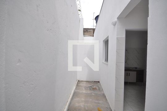 Quintal de casa para alugar com 1 quarto, 32m² em Vila Constança, São Paulo
