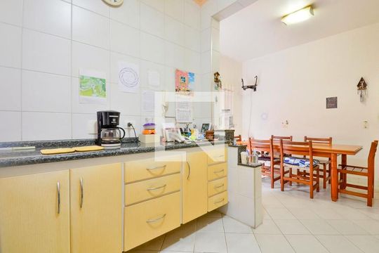 Casa à venda com 4 quartos, 252m² em Cambuci, São Paulo