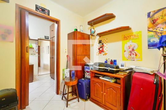 Casa à venda com 4 quartos, 252m² em Cambuci, São Paulo