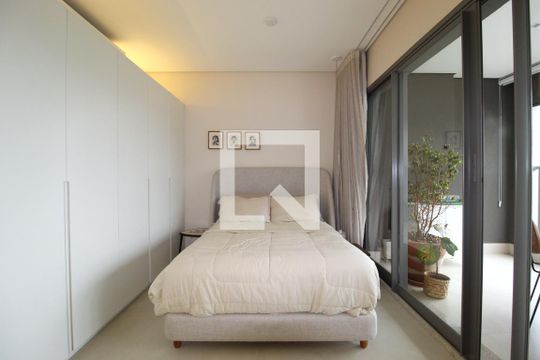 Sala/Quarto de kitnet/studio à venda com 1 quarto, 35m² em Indianópolis, São Paulo