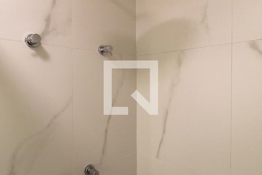 Banheiro de kitnet/studio à venda com 1 quarto, 35m² em Indianópolis, São Paulo