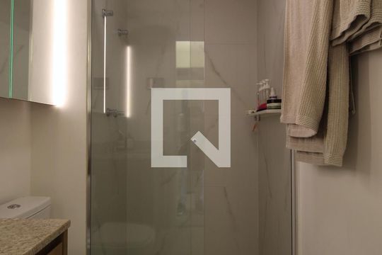 Banheiro de kitnet/studio à venda com 1 quarto, 35m² em Indianópolis, São Paulo