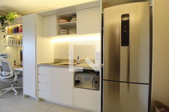 Cozinha de kitnet/studio à venda com 1 quarto, 35m² em Indianópolis, São Paulo