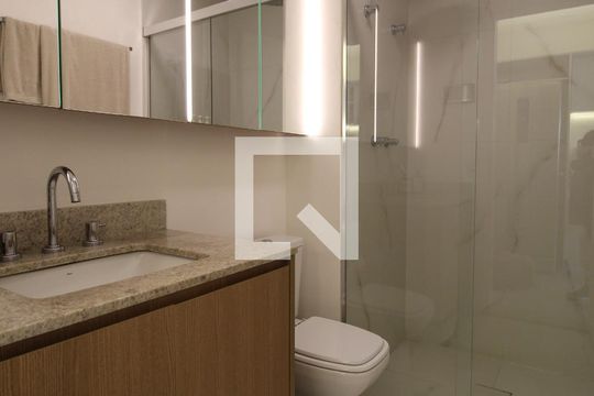 Banheiro de kitnet/studio à venda com 1 quarto, 35m² em Indianópolis, São Paulo