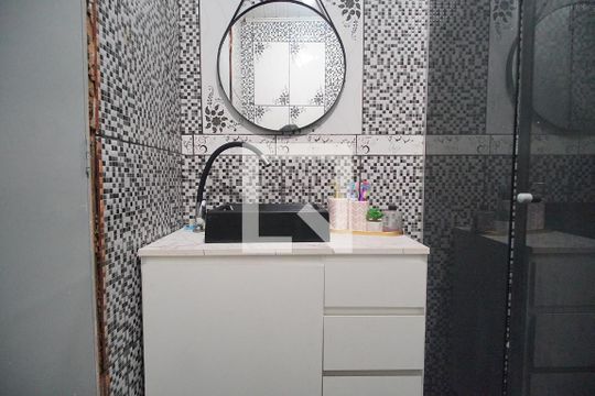Banheiro de casa à venda com 4 quartos, 110m² em Santo Afonso, Novo Hamburgo