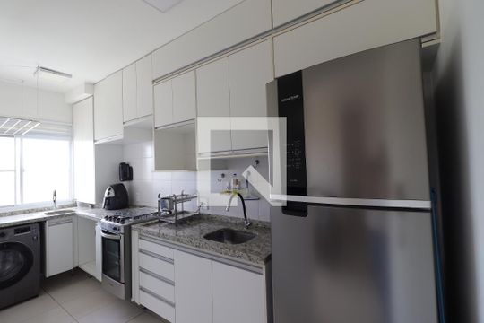 Cozinha de apartamento para alugar com 2 quartos, 55m² em Sumarezinho, Ribeirão Preto
