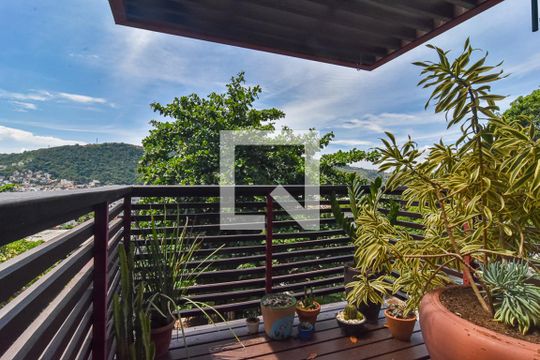 Escritório de casa à venda com 2 quartos, 167m² em São Francisco, Niterói