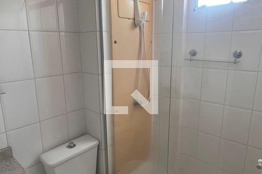 Banheiro Suite de apartamento à venda com 2 quartos, 65m² em Norte (águas Claras), Brasília