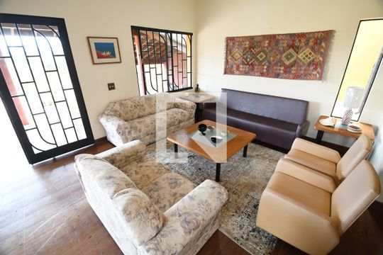 Sala de casa de condomínio à venda com 5 quartos, 400m² em Residencial Vila Verde, Campinas