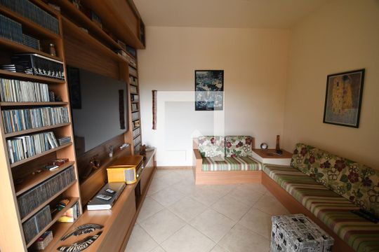 Sala TV de casa de condomínio à venda com 5 quartos, 400m² em Residencial Vila Verde, Campinas