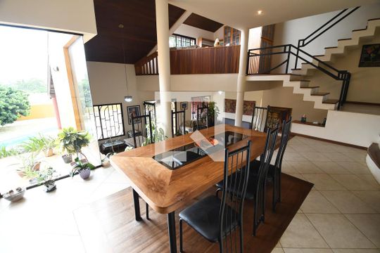 Sala de casa de condomínio à venda com 5 quartos, 400m² em Residencial Vila Verde, Campinas