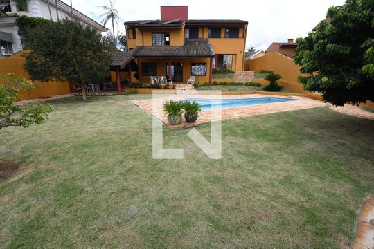 Jardim de casa de condomínio à venda com 5 quartos, 400m² em Residencial Vila Verde, Campinas