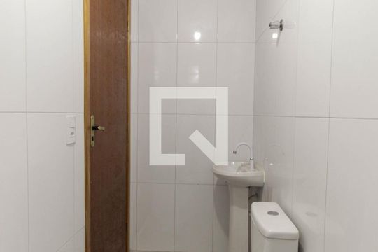 Banheiro de casa de condomínio para alugar com 2 quartos, 65m² em Jardim Matarazzo, São Paulo
