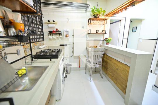 Sala/Cozinha/Área de Serviço de apartamento para alugar com 2 quartos, 45m² em Setor Negrão de Lima, Goiânia