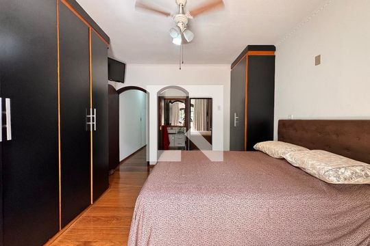 Suite  de casa à venda com 3 quartos, 175m² em Jardim Utinga, Santo André