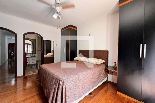 Suite  de casa à venda com 3 quartos, 175m² em Jardim Utinga, Santo André