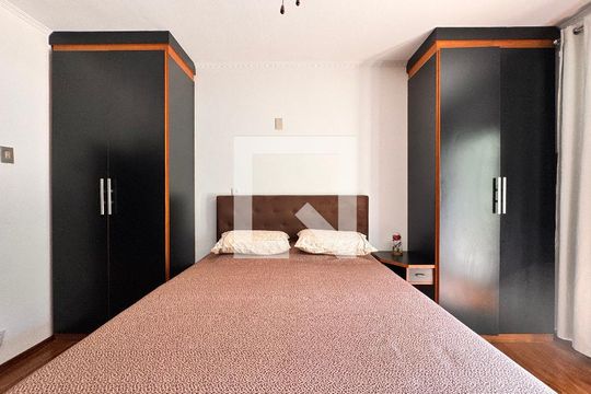 Suite  de casa à venda com 3 quartos, 175m² em Jardim Utinga, Santo André