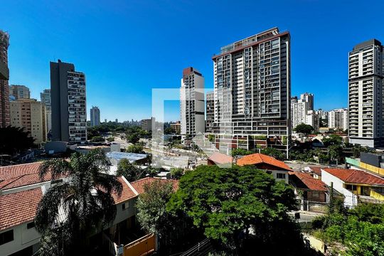 Vista de kitnet/studio para alugar com 0 quarto, 30m² em Jardim das Acacias, São Paulo