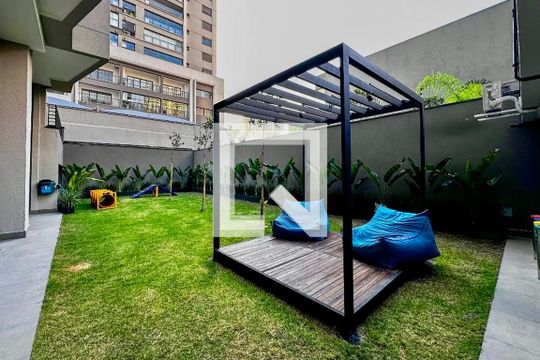 Área comum de kitnet/studio para alugar com 0 quarto, 30m² em Jardim das Acacias, São Paulo