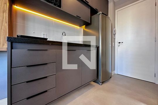 Studio de kitnet/studio para alugar com 0 quarto, 30m² em Jardim das Acacias, São Paulo