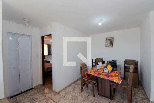 Sala de apartamento para alugar com 2 quartos, 64m² em Jardim da Mamae, Guarulhos