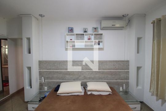 Quarto 1 de casa à venda com 3 quartos, 299m² em Vila Baruel, São Paulo