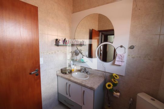 Banheiro 1 de casa à venda com 3 quartos, 299m² em Vila Baruel, São Paulo