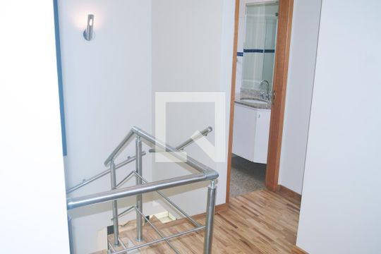 Corredor de apartamento à venda com 3 quartos, 200m² em Vila Gomes Cardim, São Paulo