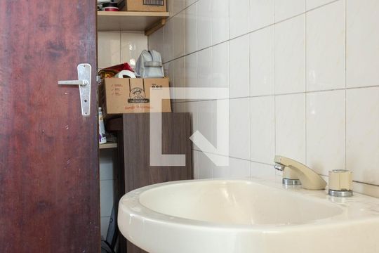 Banheiro da Suíte 1 de casa à venda com 5 quartos, 250m² em Jardim Montreal, São Bernardo do Campo