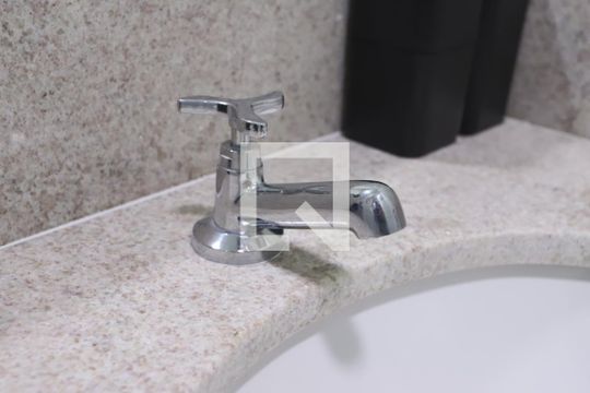 Banheiro de apartamento à venda com 2 quartos, 34m² em Brás, São Paulo