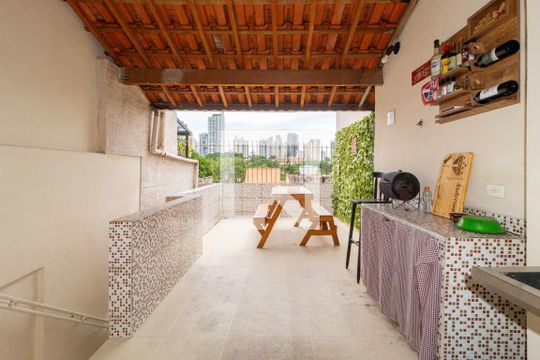 Quintal de casa à venda com 2 quartos, 108m² em Vila Regente Feijó, São Paulo
