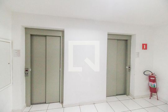Área comum de apartamento para alugar com 2 quartos, 49m² em Vila Ester, Carapicuíba