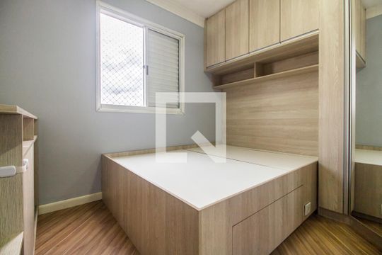 Quarto 1 de apartamento para alugar com 2 quartos, 49m² em Vila Ester, Carapicuíba