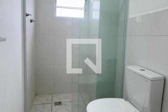Banheiro de apartamento para alugar com 1 quarto, 48m² em Jardim Silveira, Barueri
