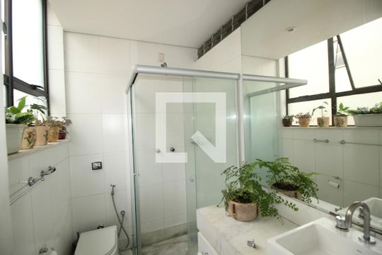 Banheiro de apartamento à venda com 3 quartos, 140m² em Gutierrez, Belo Horizonte