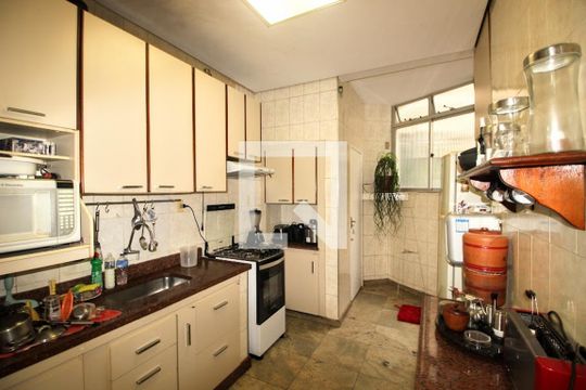 Cozinha de apartamento à venda com 3 quartos, 140m² em Gutierrez, Belo Horizonte