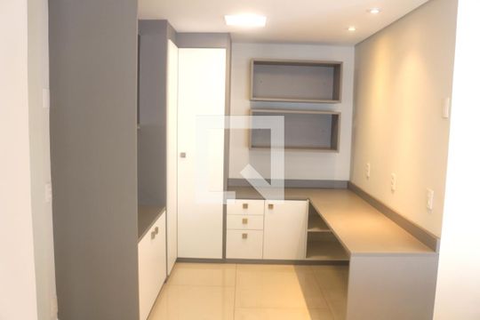 Sala de apartamento para alugar com 3 quartos, 198m² em Cerâmica, São Caetano do Sul