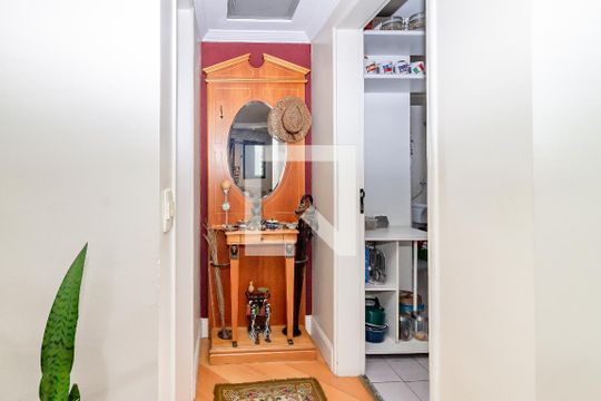 Corredor de apartamento à venda com 3 quartos, 100m² em Alto da Lapa, São Paulo