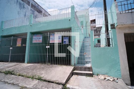 Fachada de casa à venda com 2 quartos, 75m² em Parque Cisper, São Paulo