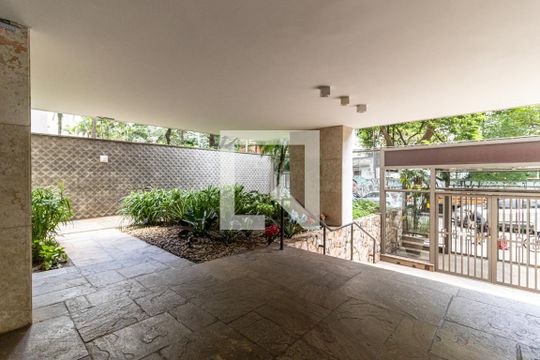 Portaria de apartamento à venda com 4 quartos, 167m² em Higienópolis, São Paulo