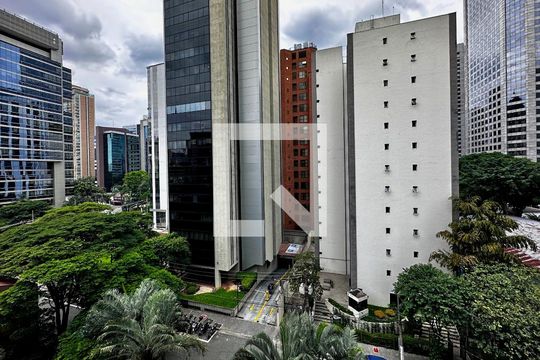 Vista de kitnet/studio para alugar com 0 quarto, 29m² em Itaim Bibi, São Paulo