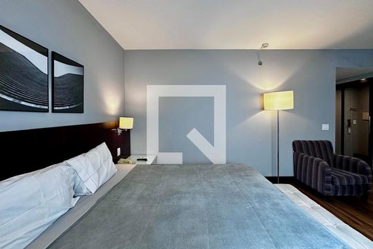 Quarto de kitnet/studio para alugar com 0 quarto, 29m² em Itaim Bibi, São Paulo