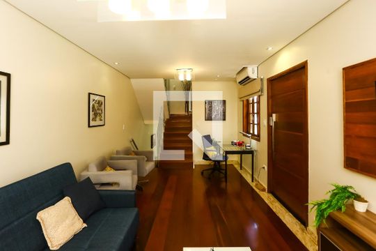 Sala de casa para alugar com 3 quartos, 141m² em Jardim Vazani, São Paulo