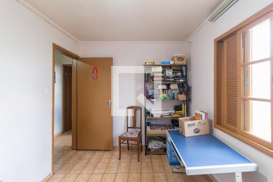 Quarto 2 de casa à venda com 3 quartos, 215m² em Quitaúna, Osasco