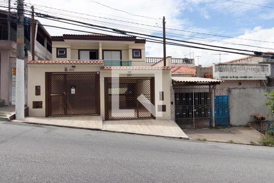 Fachada de casa à venda com 3 quartos, 150m² em Vila Medeiros, São Paulo